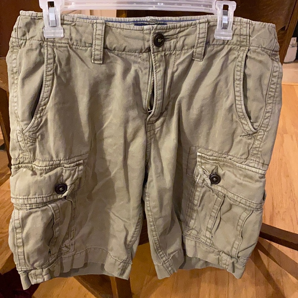 Men’s American Eagle size 30 olive shorts